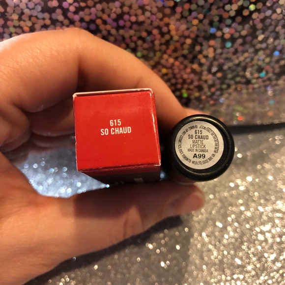 BNIB! MAC Matte Lipstick in So Chaud 615 💄 - Picture 2 of 6